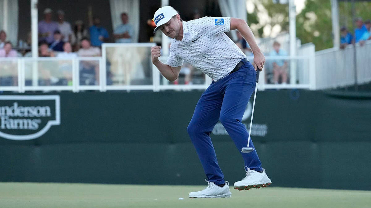 Mackenzie Hughes, blue pants, white cap, SD Desktop Wallpaper