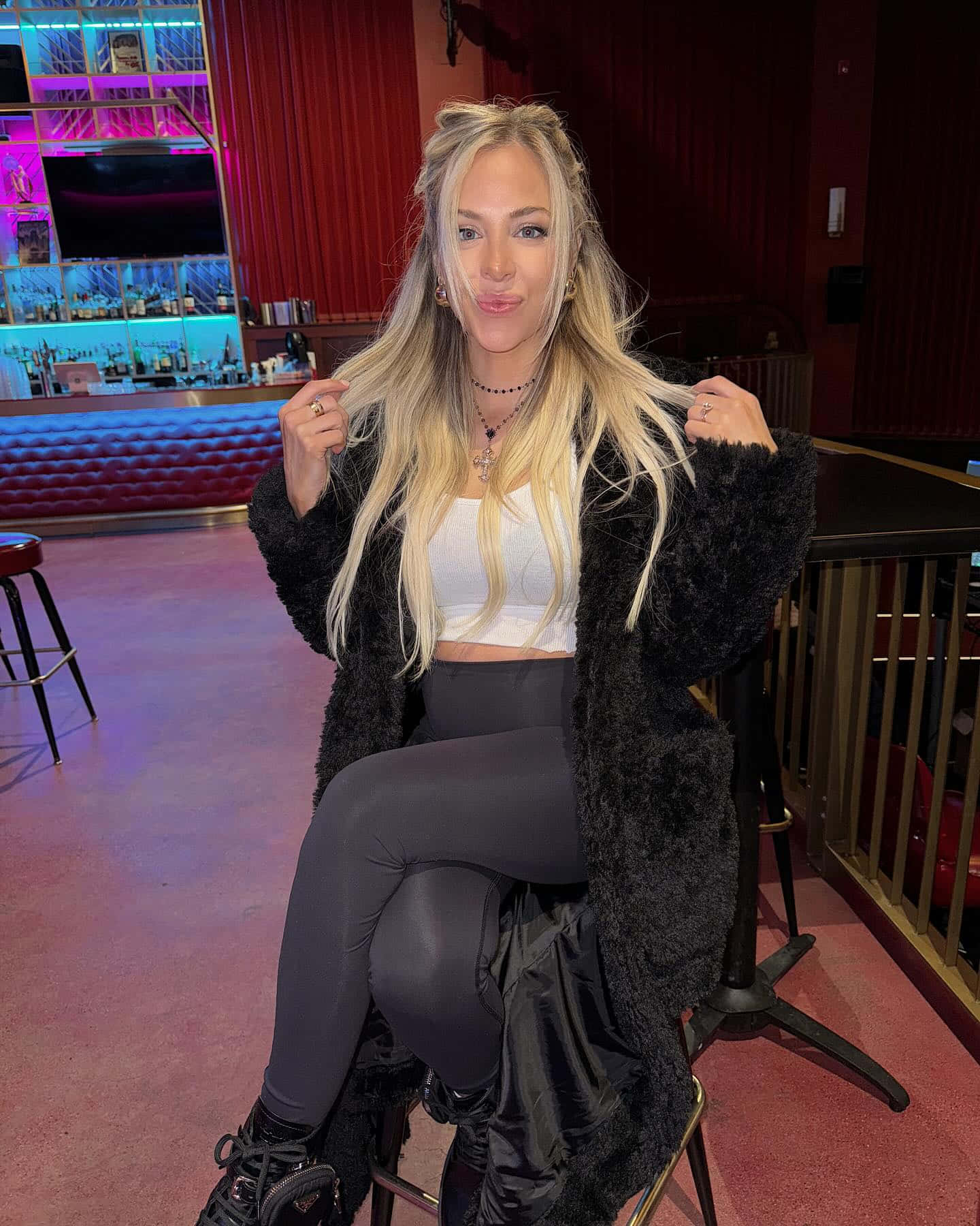 Mackenzie Porter, black fur coat, neon-lit lounge, HD Phone Wallpaper