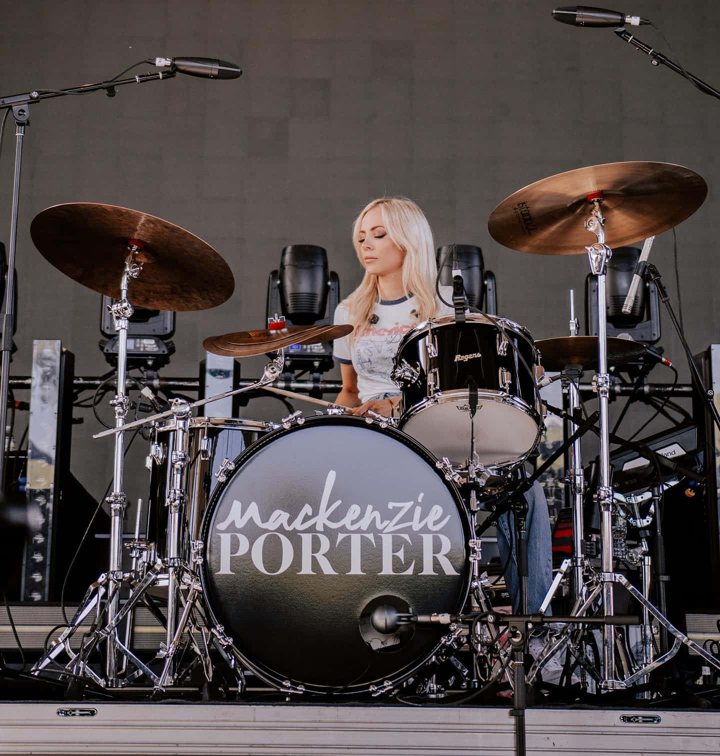 Mackenzie Porter, drum set, black drum kit, HD Phone Wallpaper