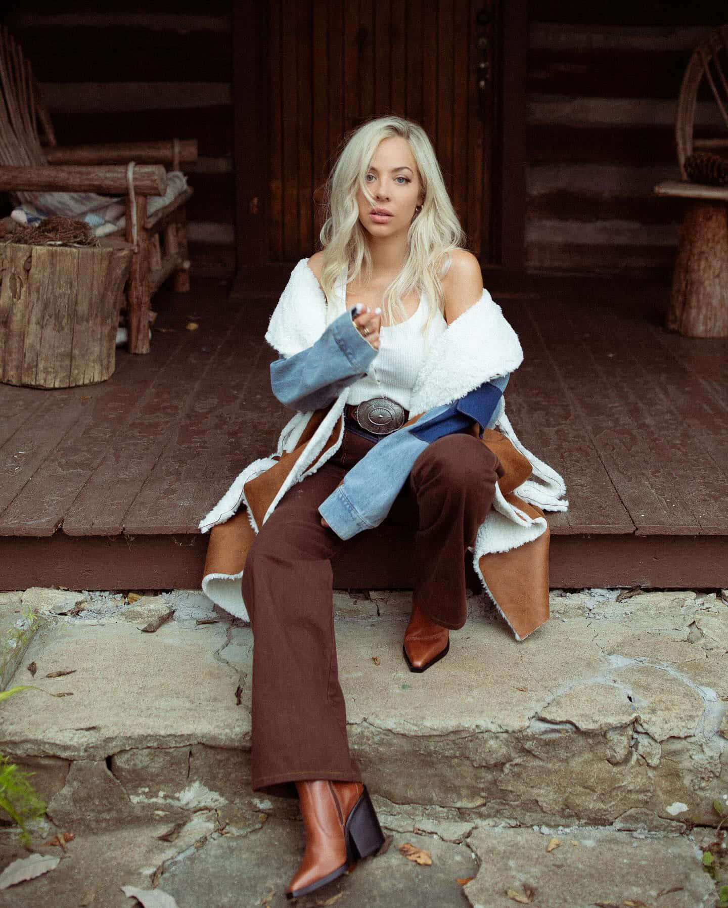 Mackenzie Porter, rustic style, stone steps, HD Phone Wallpaper