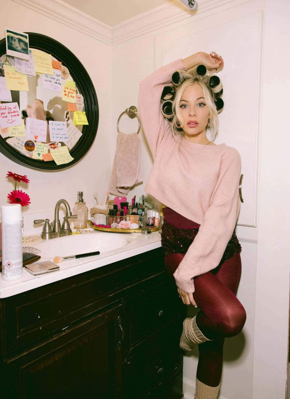 Mackenzie Porter, hair rollers, cluttered bathroom mirror, HD Phone Wallpaper