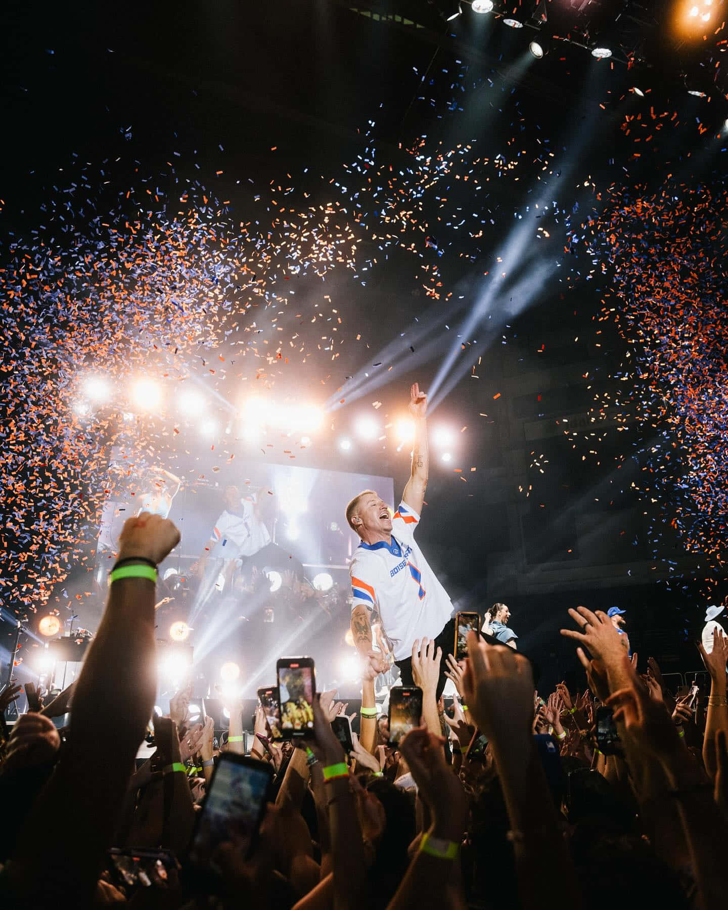 Macklemore, concert, confetti, HD Phone Wallpaper
