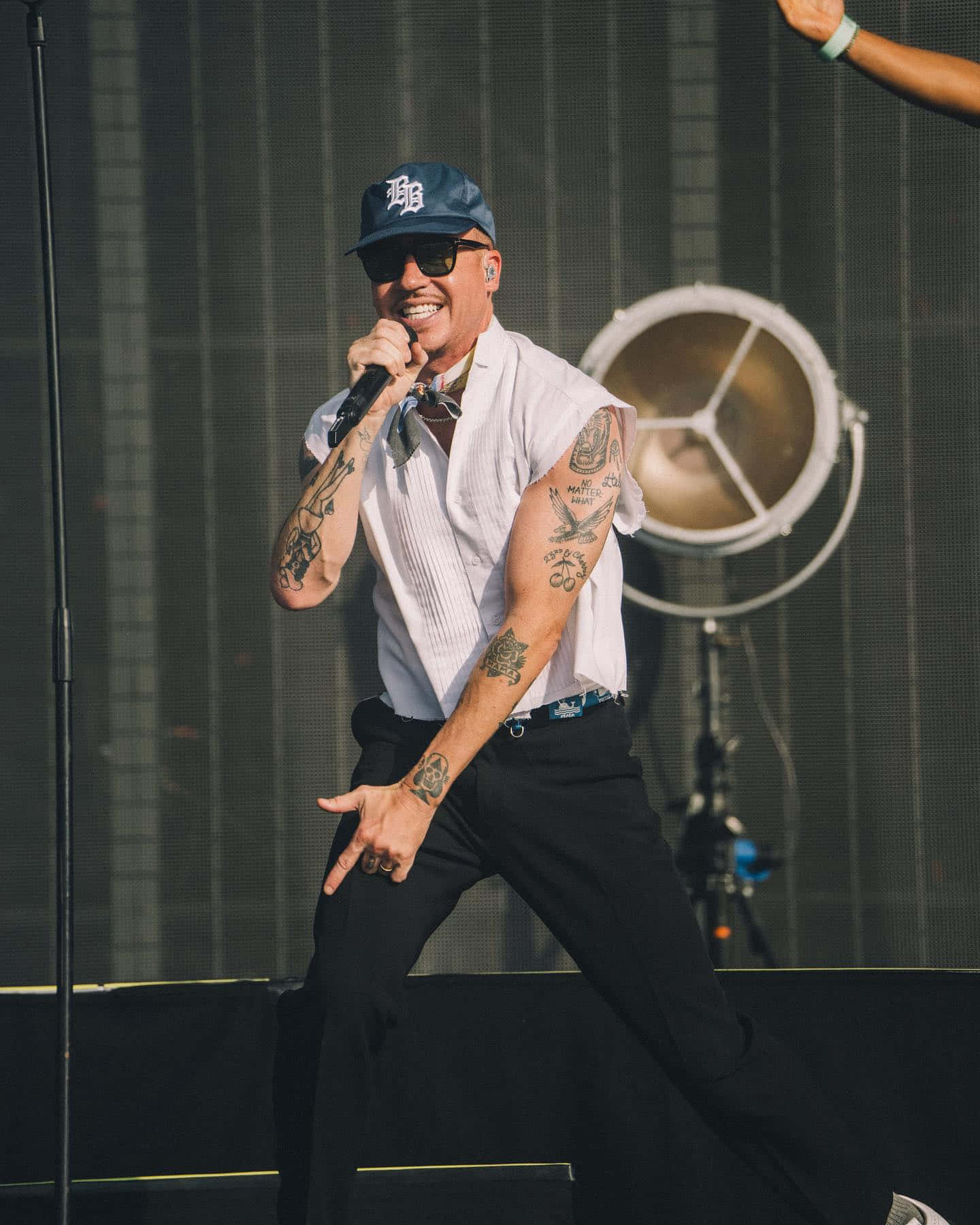 Macklemore, stage, blue cap, HD Phone Wallpaper