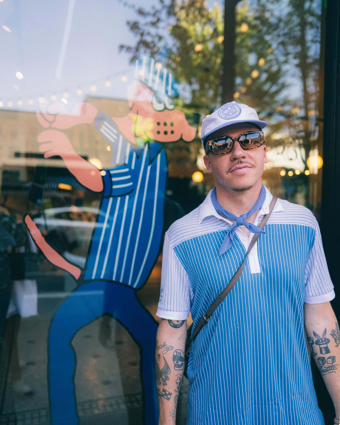 Macklemore, blue striped polo, cap, HD Phone Wallpaper