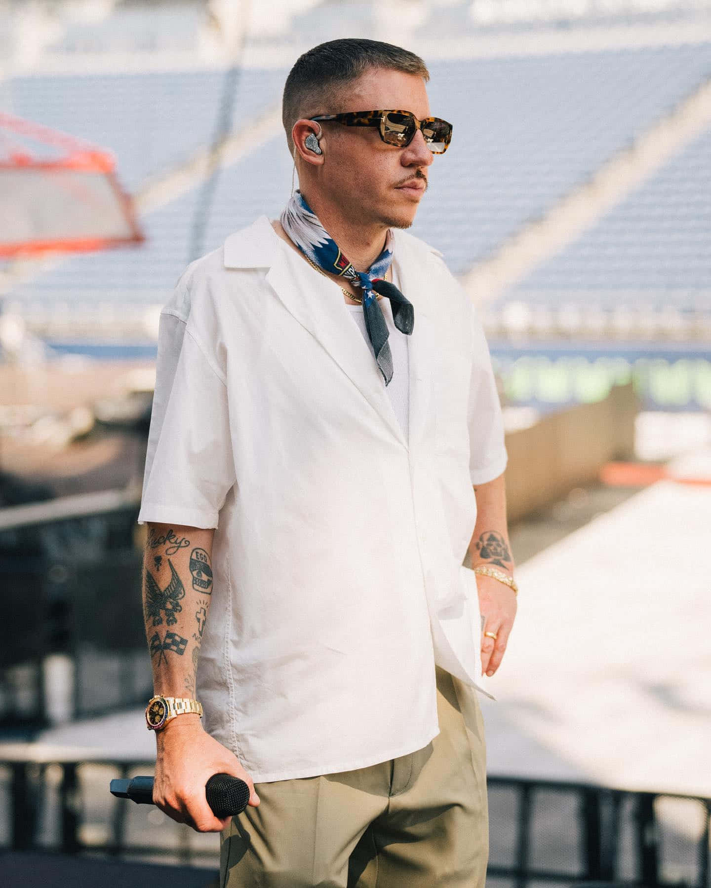 Macklemore, stadium stage, white shirt, HD Phone Wallpaper