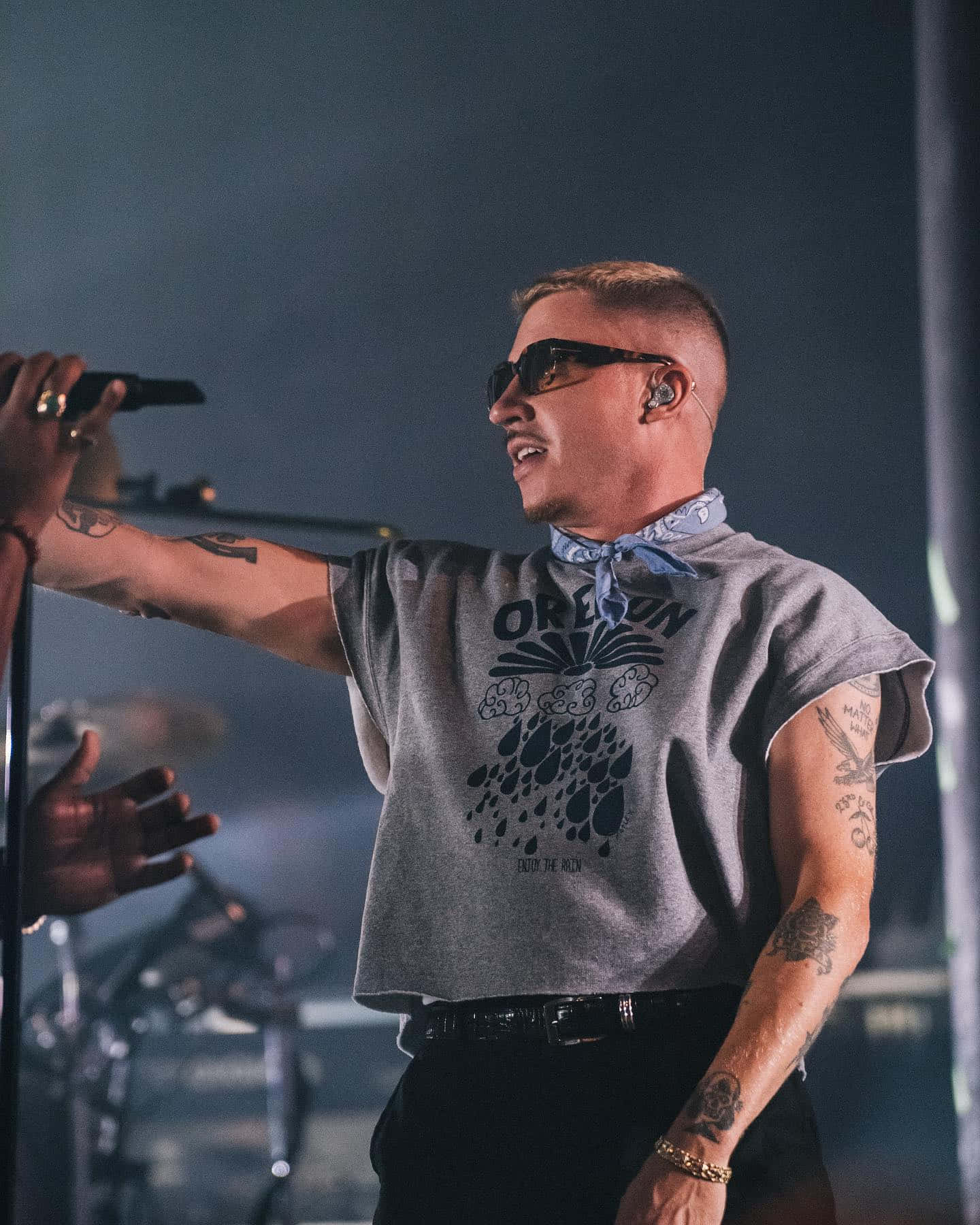 Macklemore, sunglasses, gray 'OREGON' t-shirt, HD Phone Wallpaper