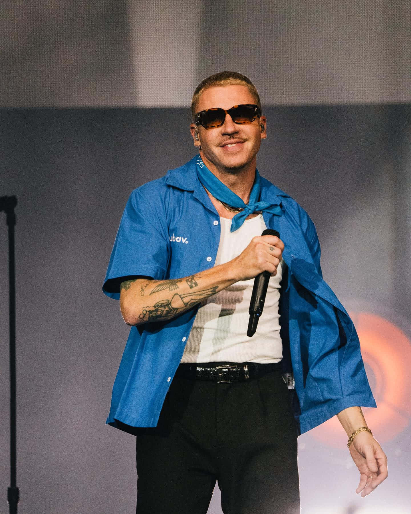 Macklemore, stage, mic, HD Phone Wallpaper