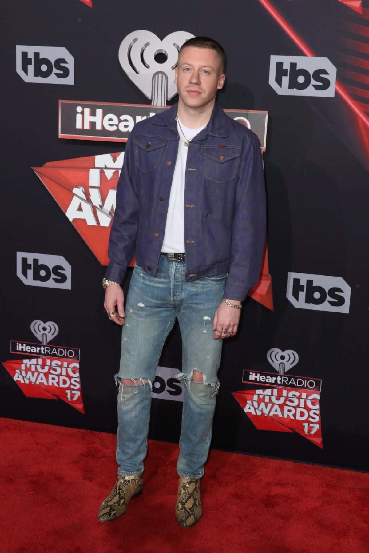 Macklemore, iHeartRadio Music Awards 2017, red carpet, HD Phone Wallpaper