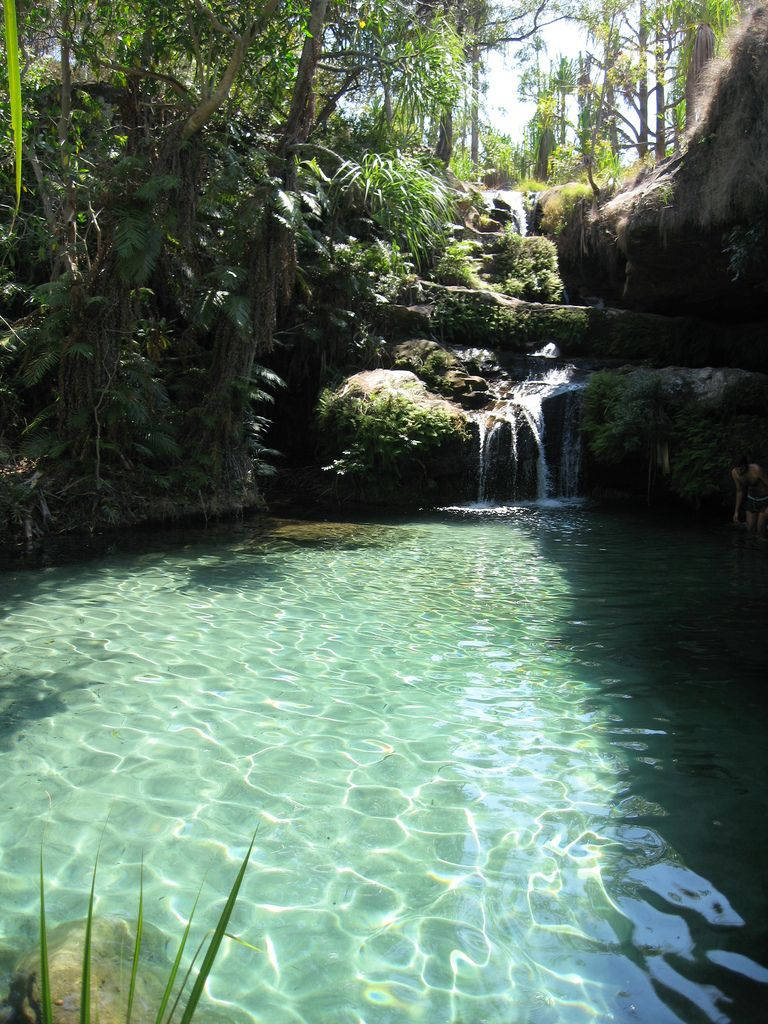 Madagascar, turquoise water, small waterfall, SD Phone Wallpaper
