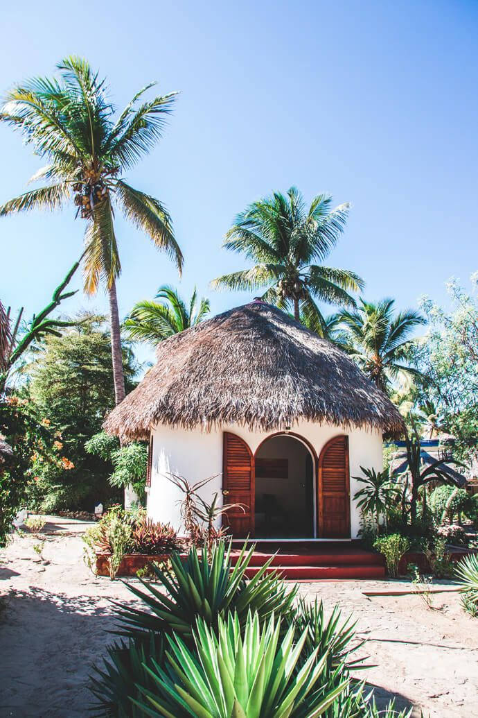 Madagascar, white stucco hut, thatched roof, SD Phone Wallpaper