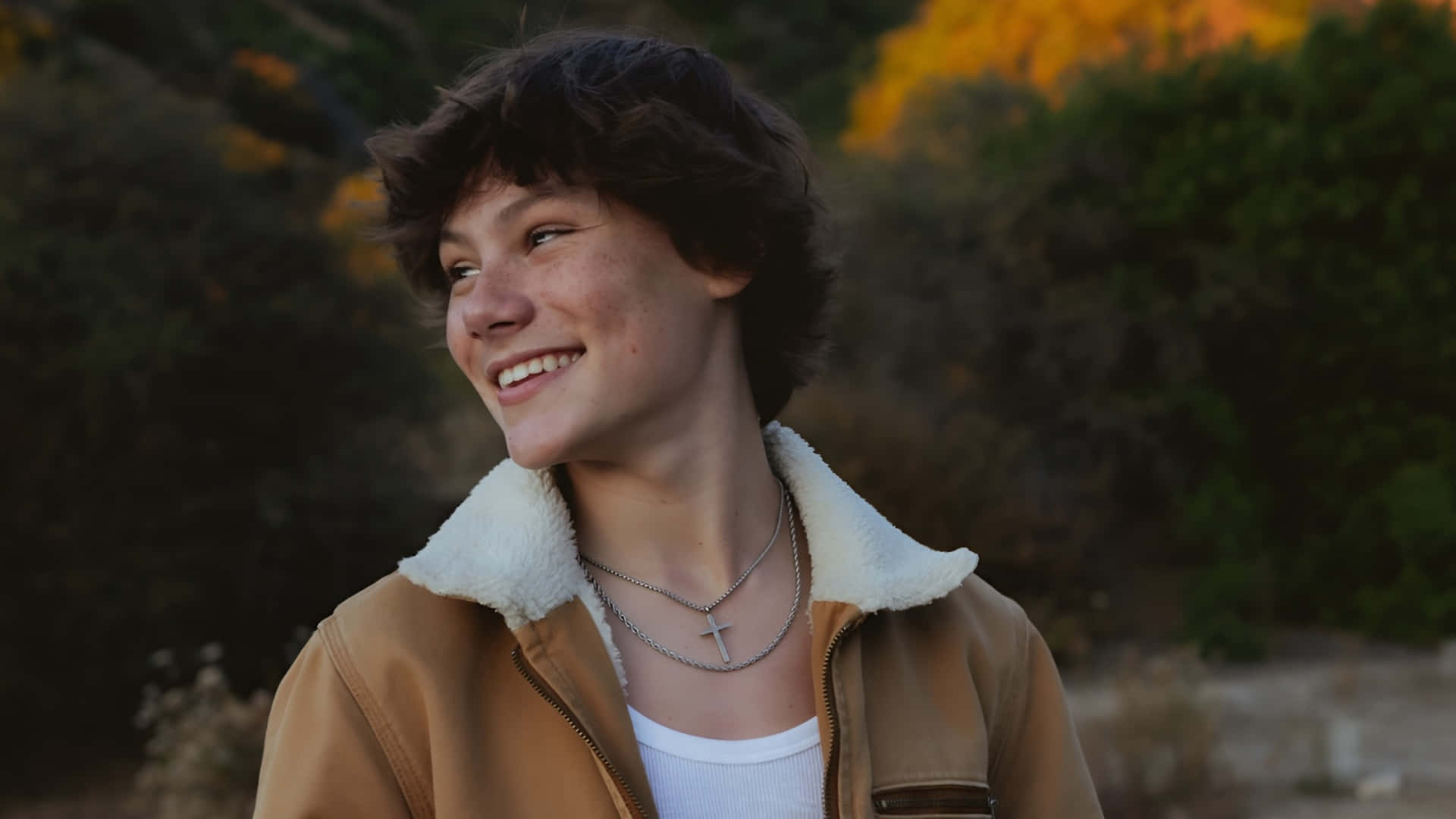 Maddox Batson, tan shearling jacket, silver cross necklace, Full HD Desktop Wallpaper
