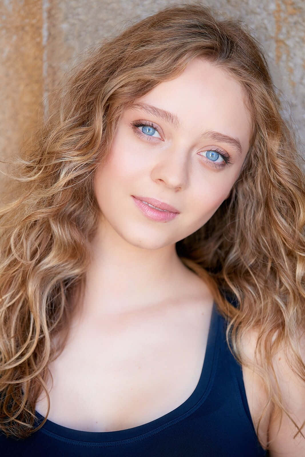 Madeleine Arthur, blue eyes, golden curls, HD Phone Wallpaper