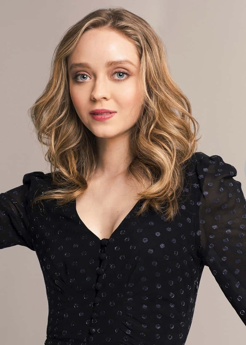 Madeleine Arthur, wavy blonde hair, blue eyes, SD Phone Wallpaper