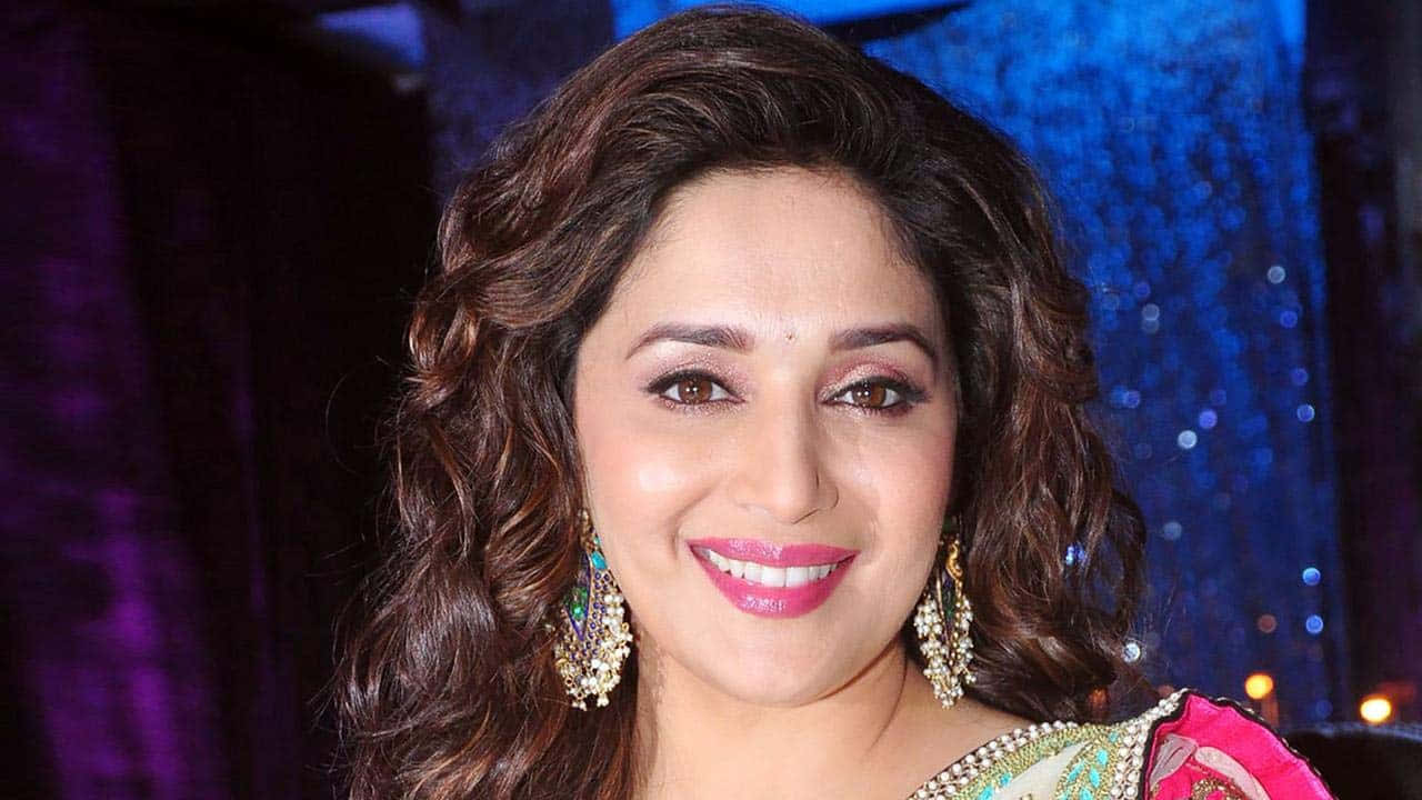 Madhuri Dixit, wavy brown hair, bright pink lipstick, HD Desktop Wallpaper