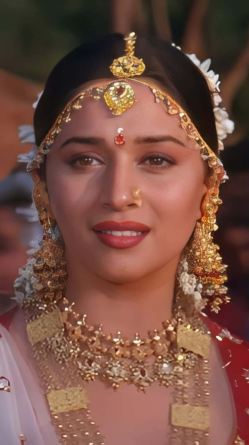 Madhuri Dixit, ornate gold jewelry, white floral headpieces, HD Phone Wallpaper