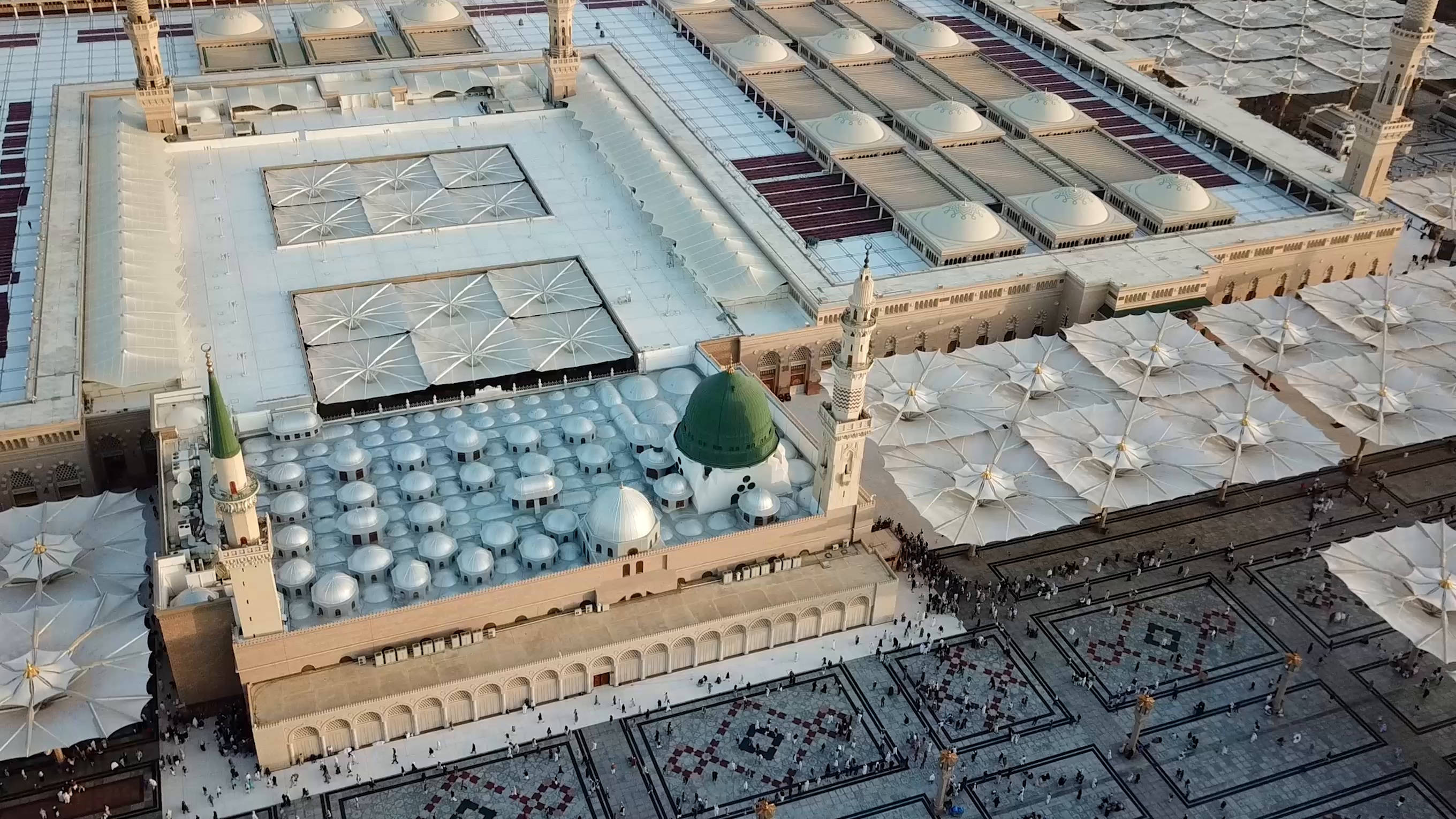 Madina Sharif, minarets, domes, 2K Desktop Wallpaper