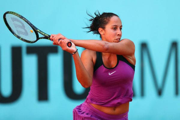 Madison Keys, purple gear, blue wall, SD Desktop Wallpaper