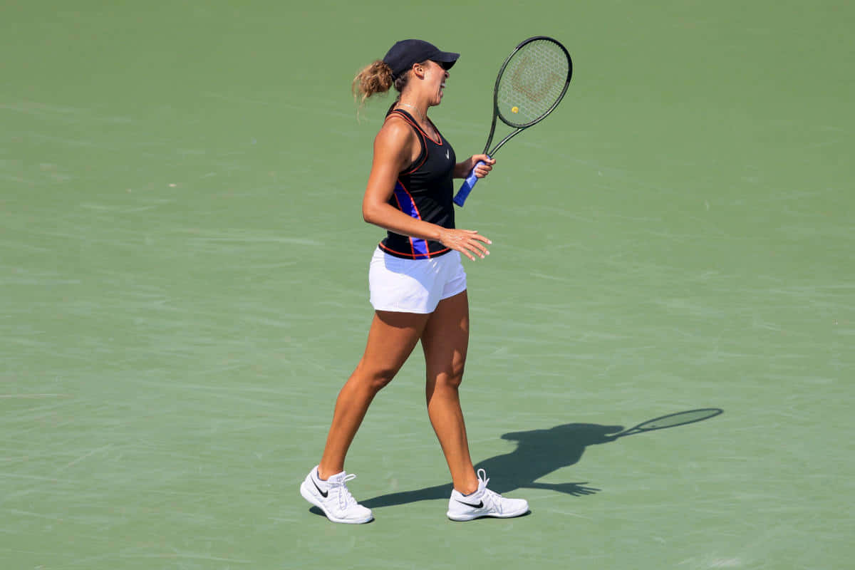 Madison Keys, black top, white shorts, SD Desktop Wallpaper