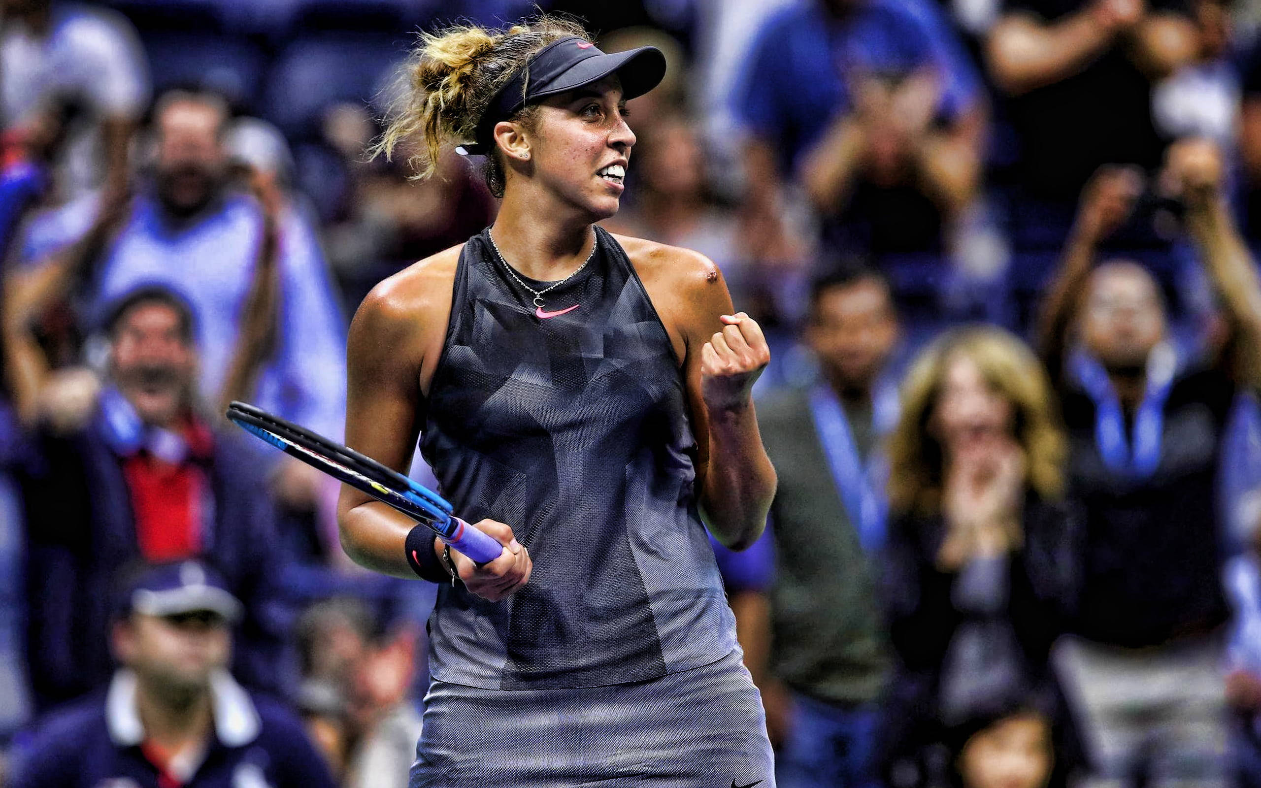 Madison Keys, all black outfit, lit court, 2K Desktop Wallpaper