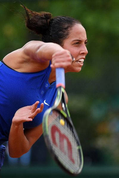 Madison Keys, blue top, grass court, SD Phone Wallpaper