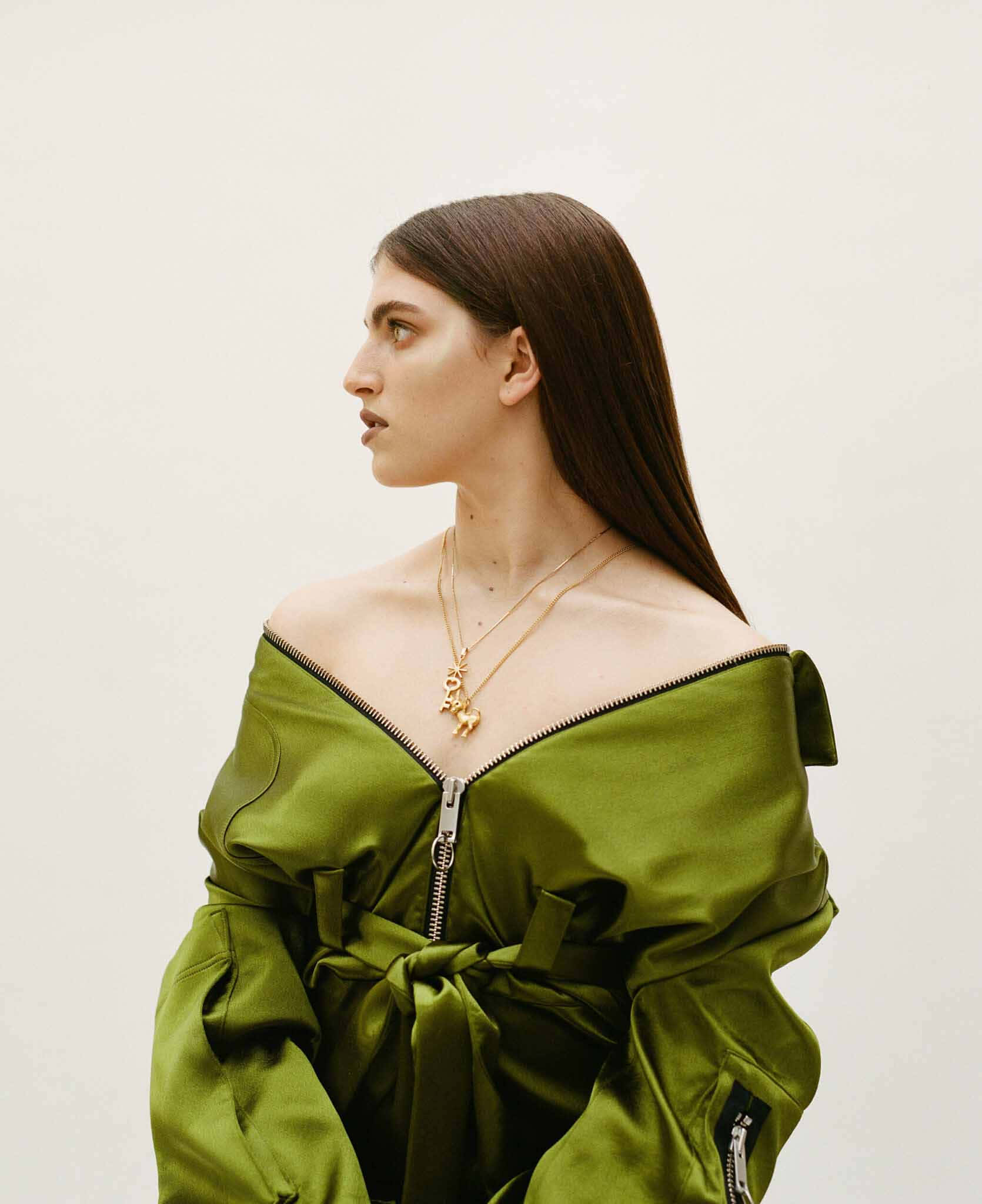 Mae Muller, olive green off-shoulder jacket, zipper details, Full HD Phone Wallpaper