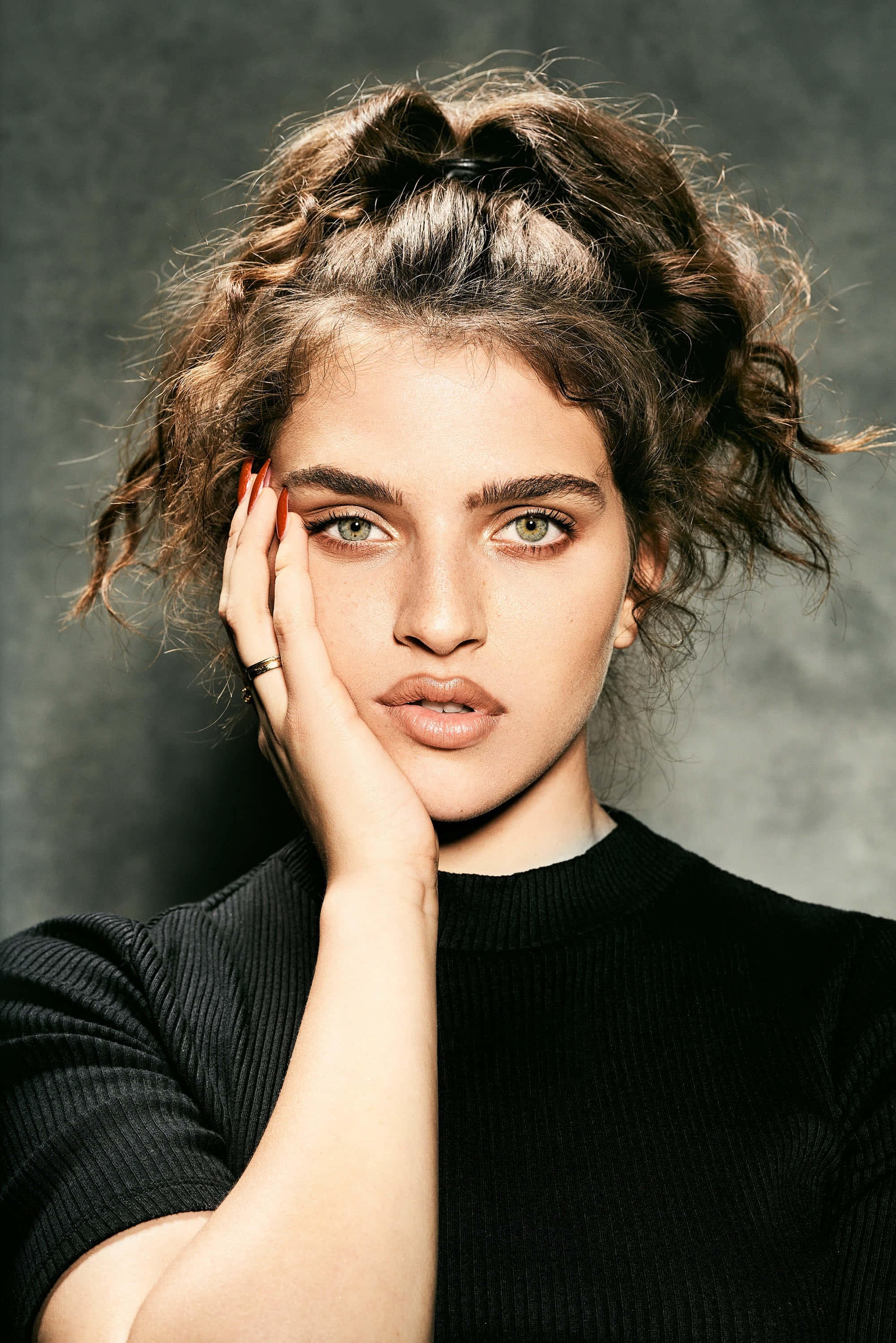 Mae Muller, tousled brown hair, green eyes, 2K Phone Wallpaper