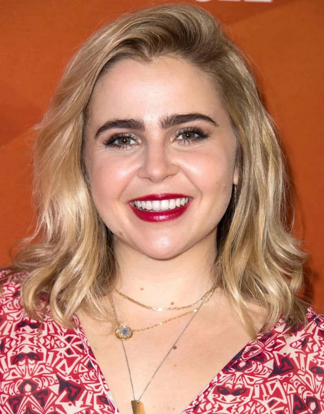 Mae Whitman, black and white, warm orange background, HD Phone Wallpaper