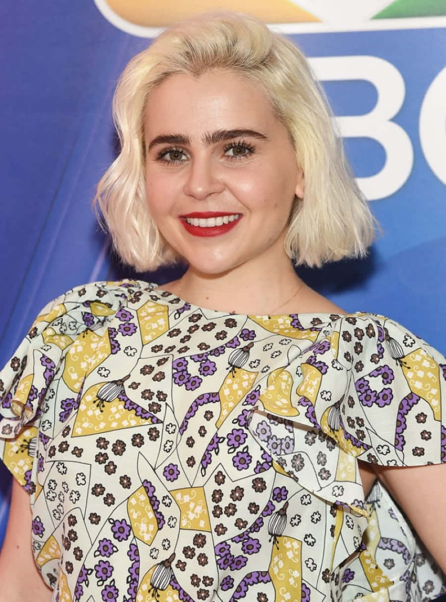Mae Whitman, blonde bob hair, red lipstick, SD Phone Wallpaper