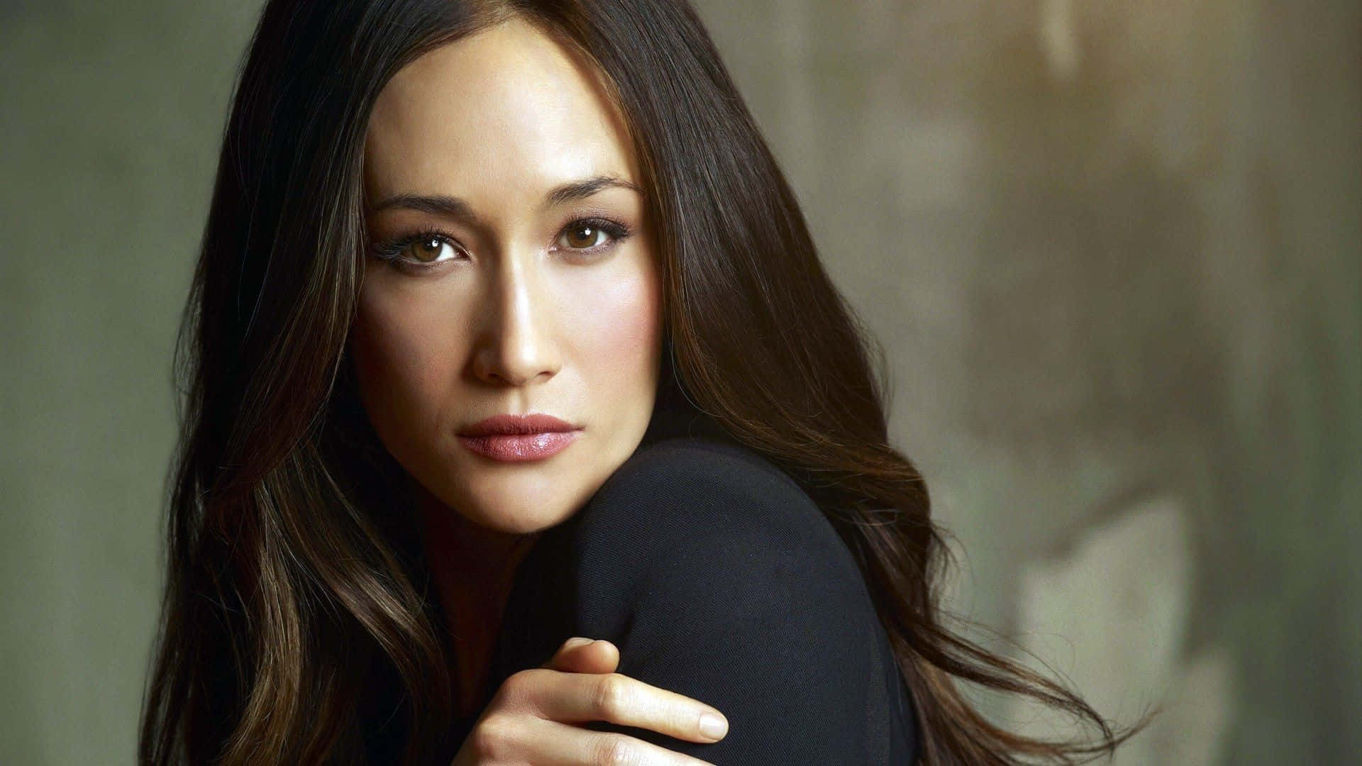 Maggie Q, long dark hair, muted gray background, Full HD Desktop Wallpaper
