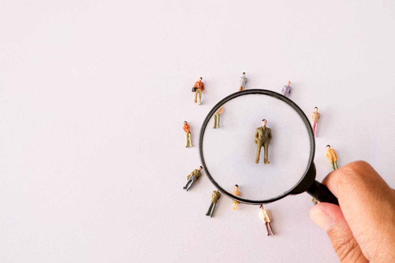 magnifying glass, miniature man, hand, HD Desktop Wallpaper