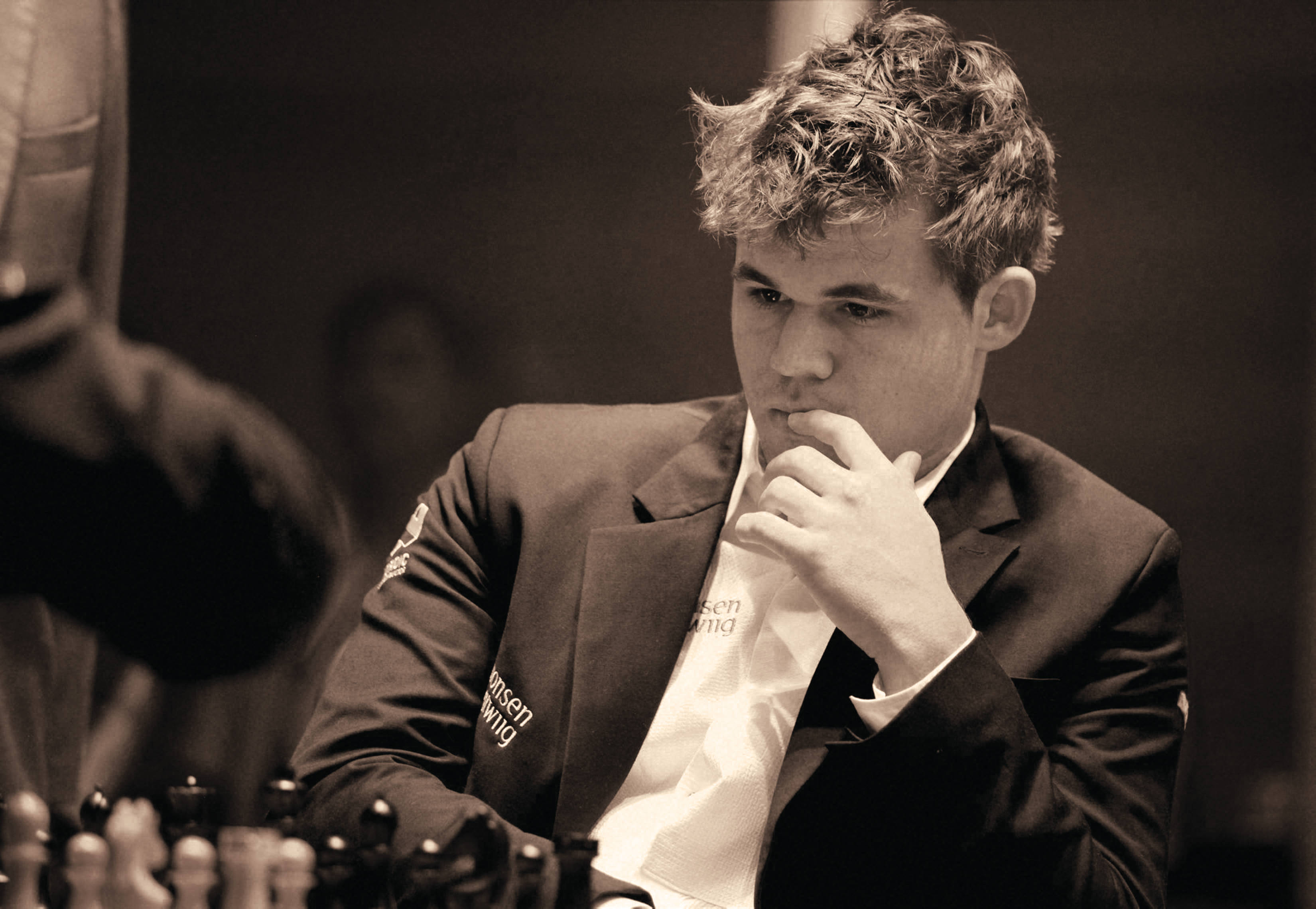 Magnus Carlsen, chess player, suit, 2K Desktop Wallpaper