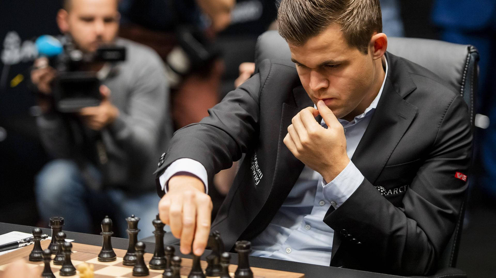 Magnus Carlsen, black chess pieces, wooden board, Full HD Desktop Wallpaper