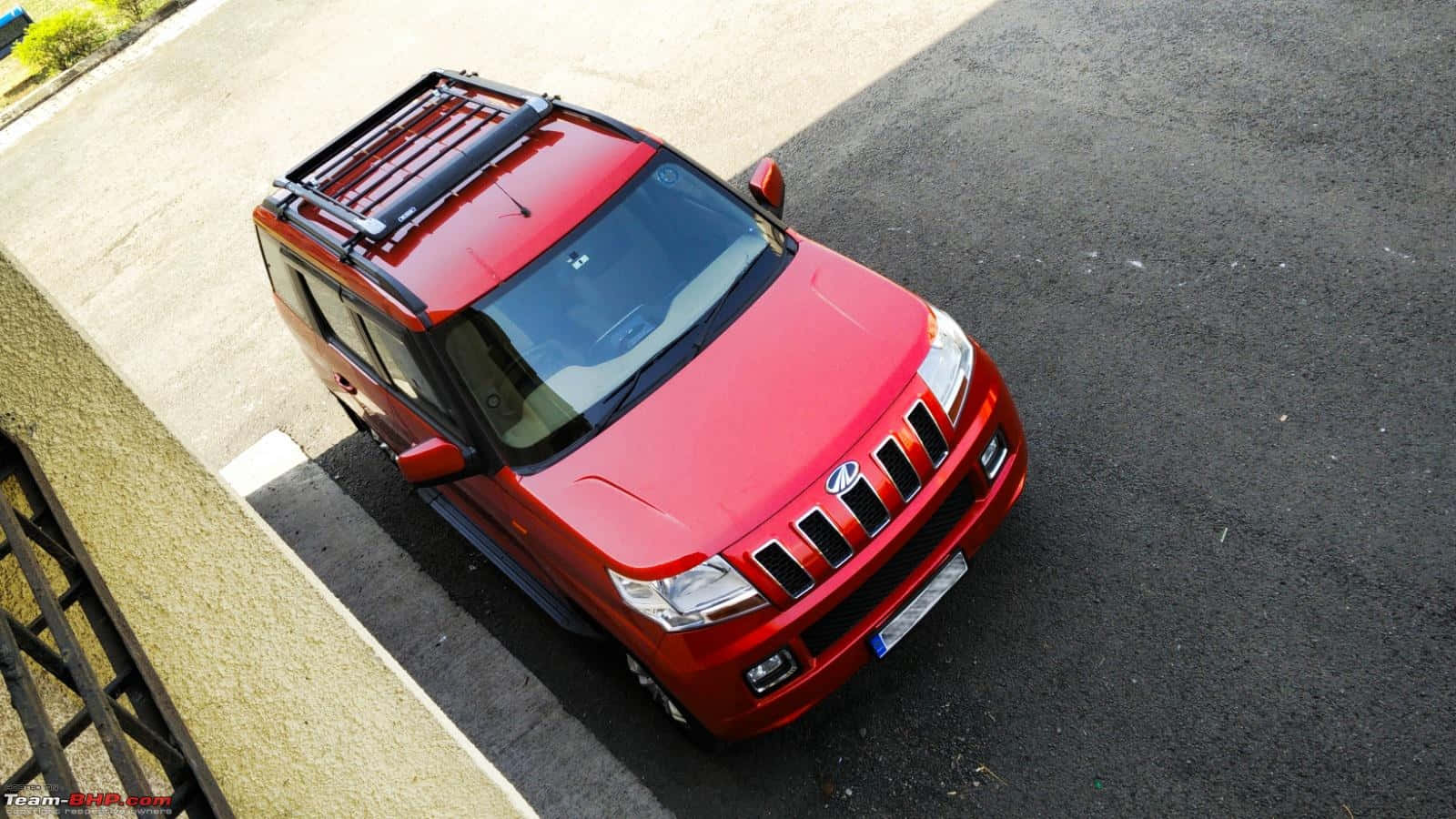 Mahindra TUV300, red, roof rack, HD Desktop Wallpaper