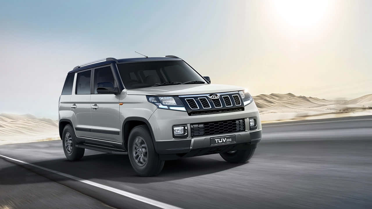Mahindra TUV300, silver, paved road, HD Desktop Wallpaper