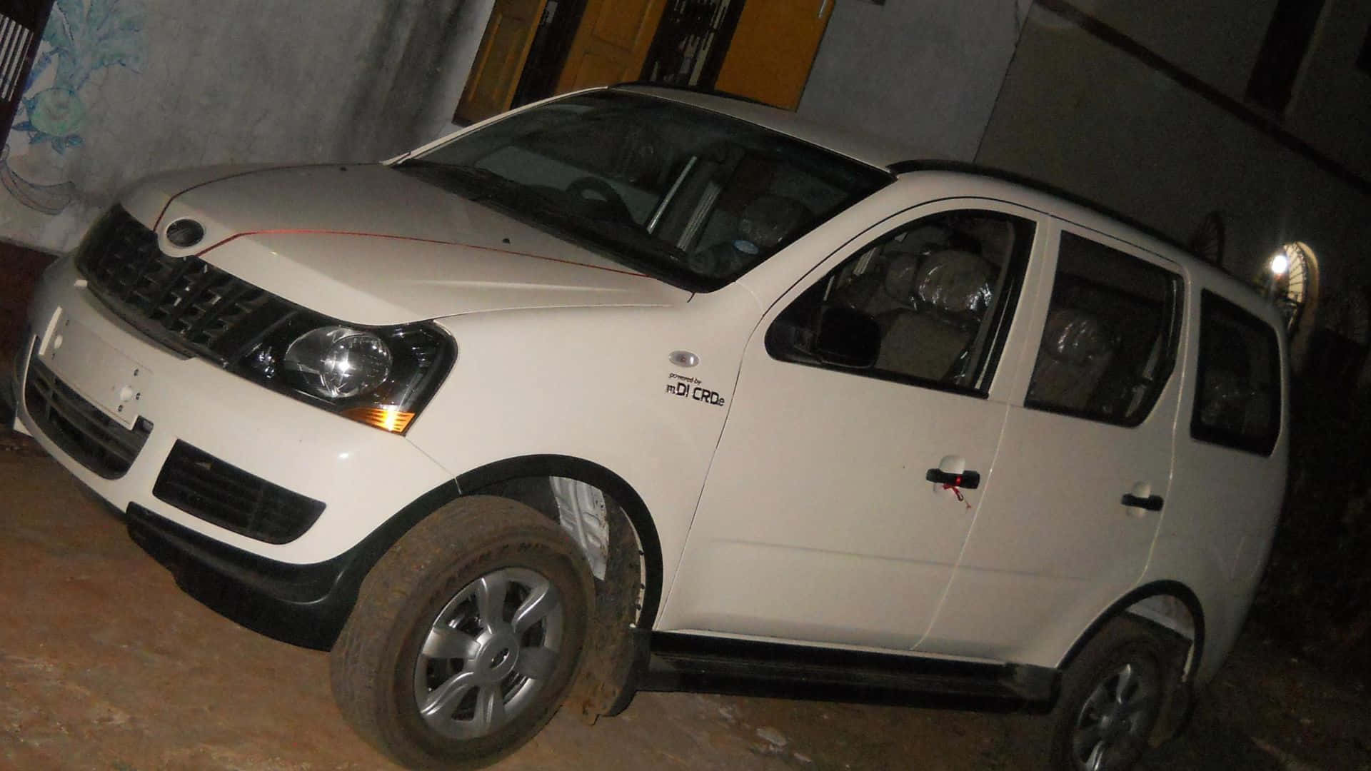 Mahindra Xylo, white SUV, muddy tires, Full HD Desktop Wallpaper