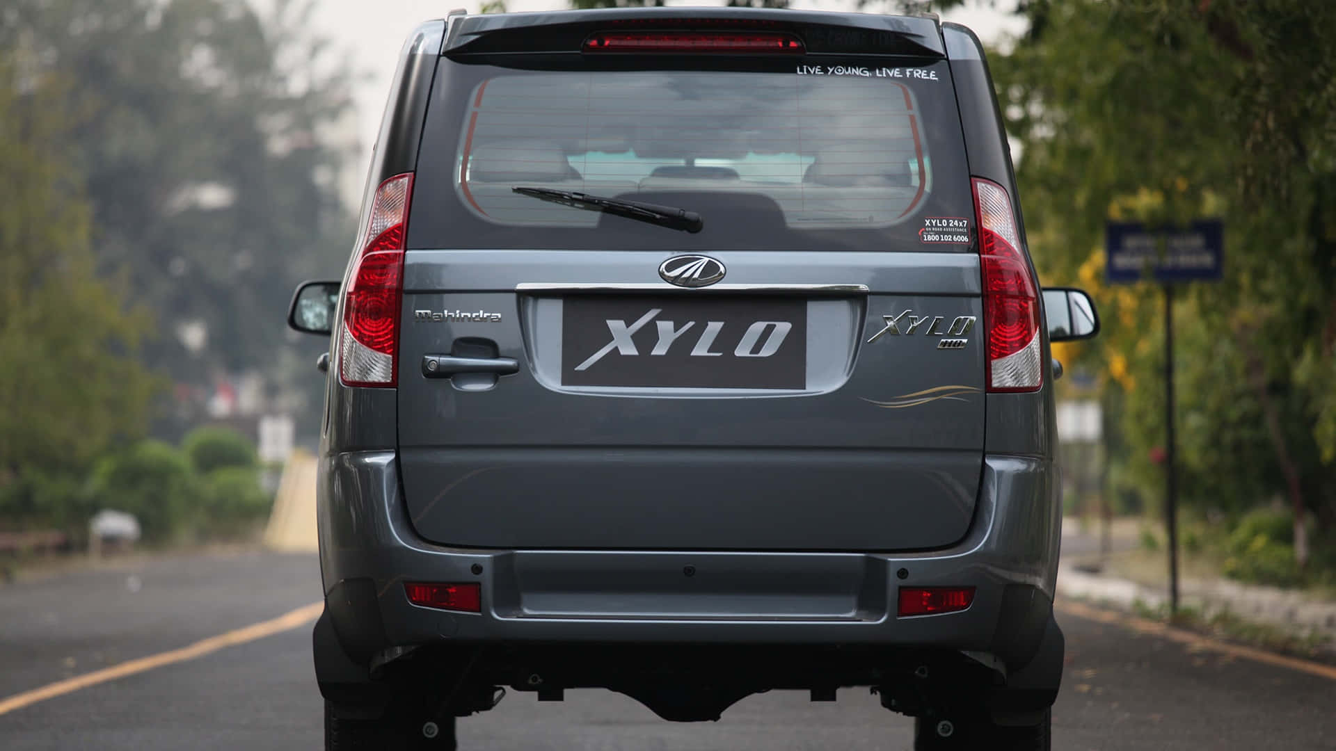 Mahindra Xylo, rear view, gray, Full HD Desktop Wallpaper
