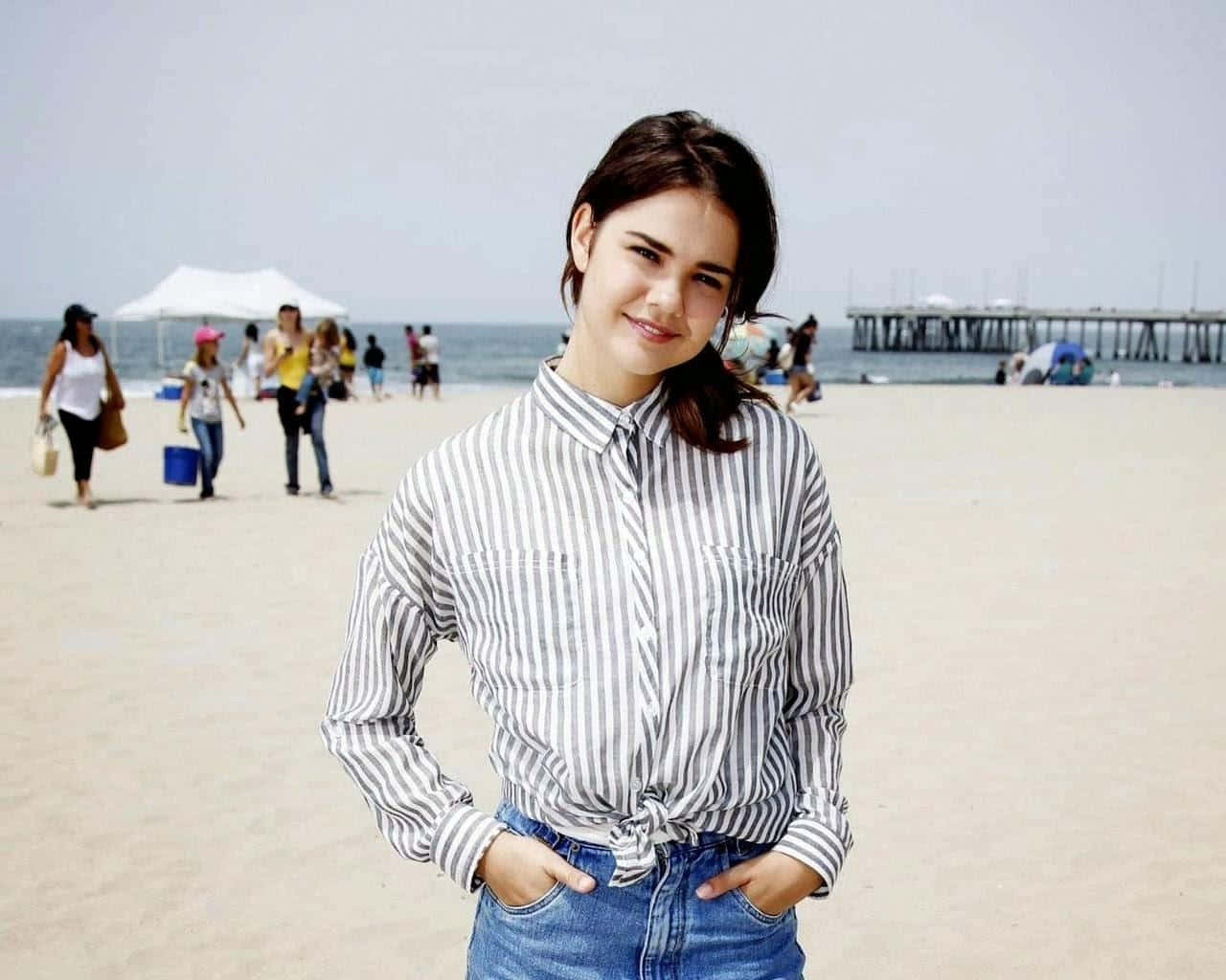 Maia Mitchell, striped shirt, jeans, HD Desktop Wallpaper