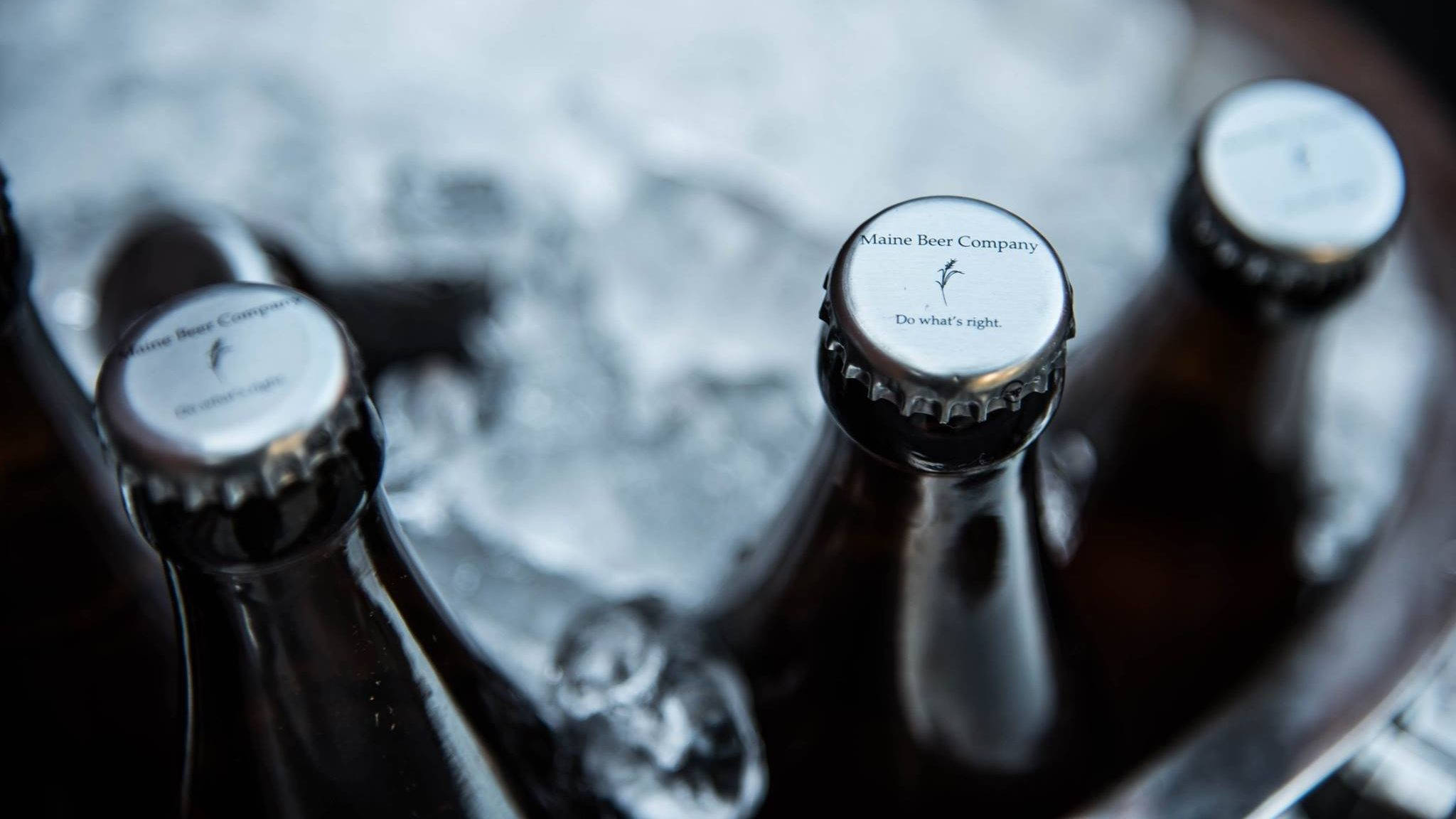 Maine Beer Company, bottle caps, crushed ice, Full HD Desktop Wallpaper