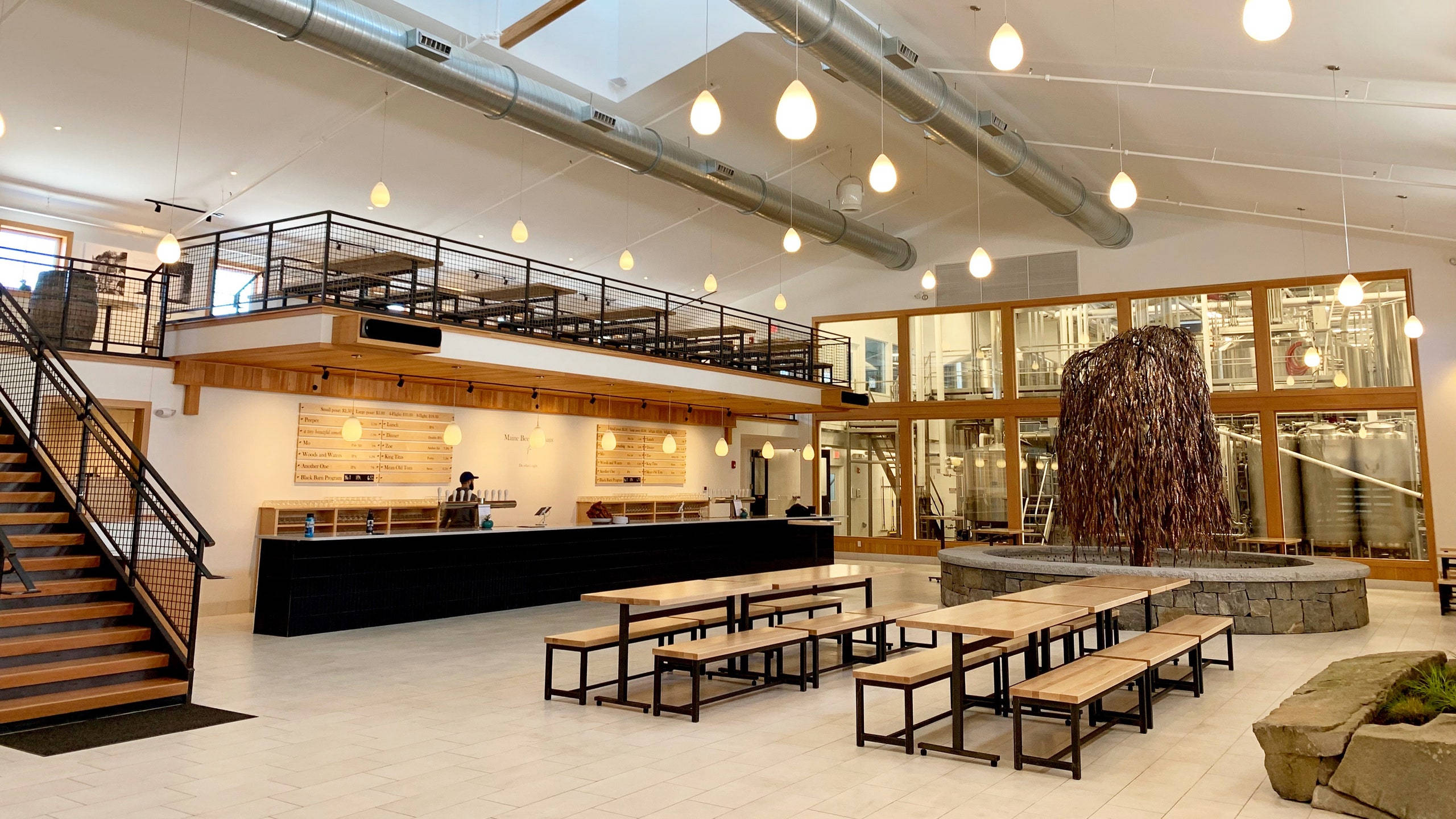 Maine Beer Company, dining area, wooden tables, 2K Desktop Wallpaper