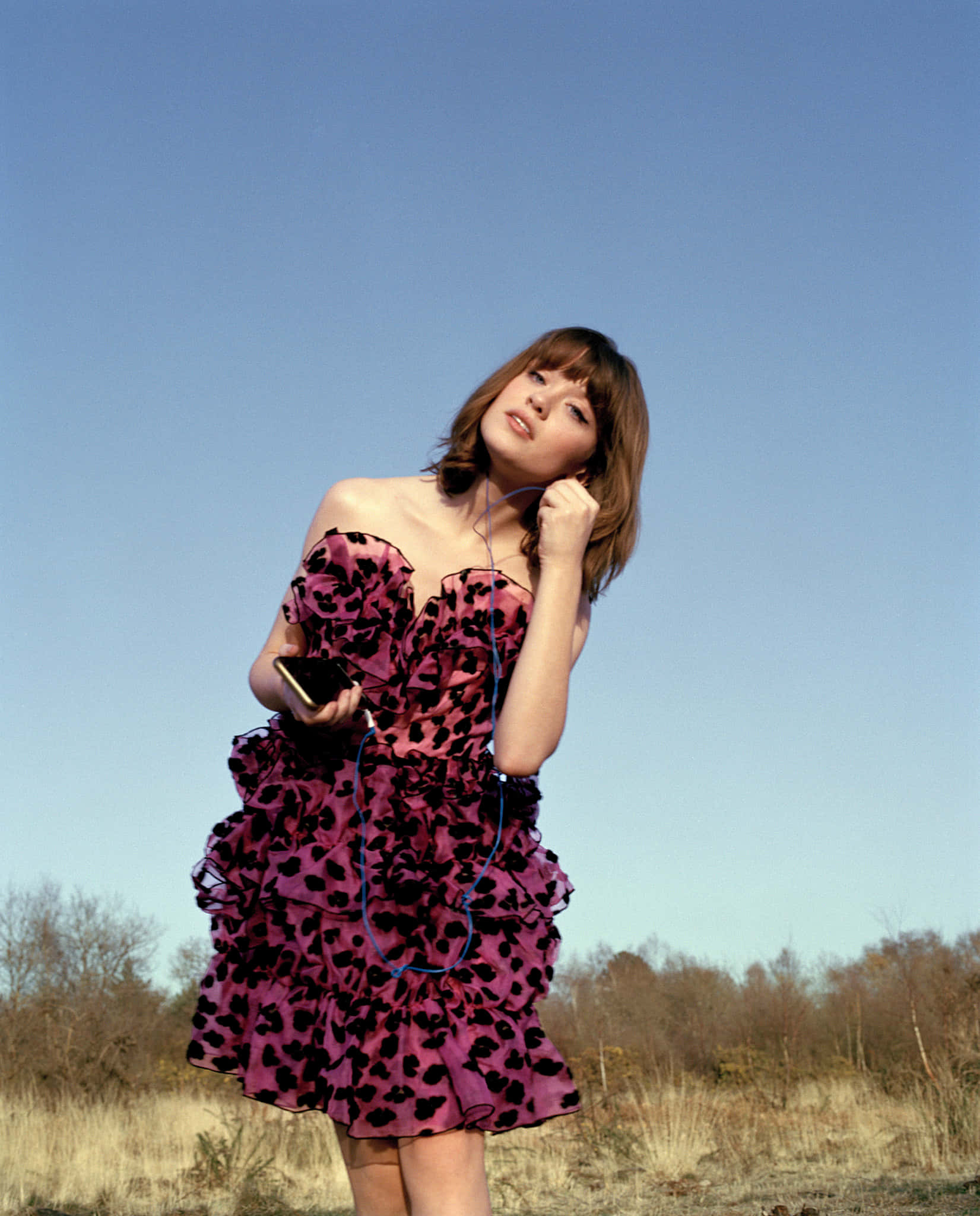 Maisie Peters, ruffled purple leopard print dress, dry field, Full HD Phone Wallpaper