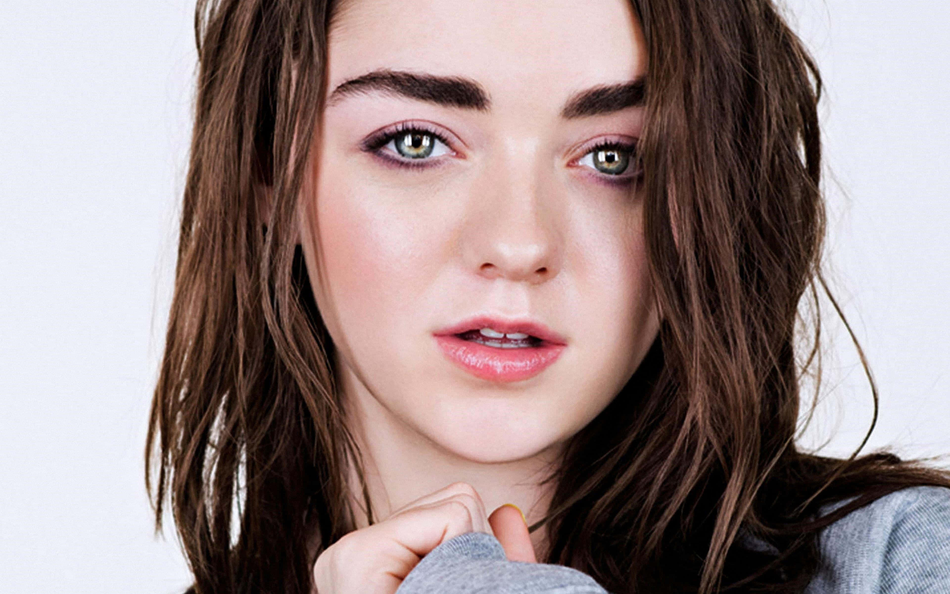 Maisie Williams, green eyes, tousled brown hair, 4K Desktop Wallpaper