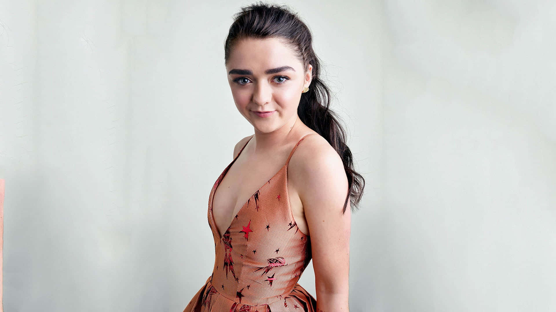 Maisie Williams, formal dress, sheer orange dress, Full HD Desktop Wallpaper