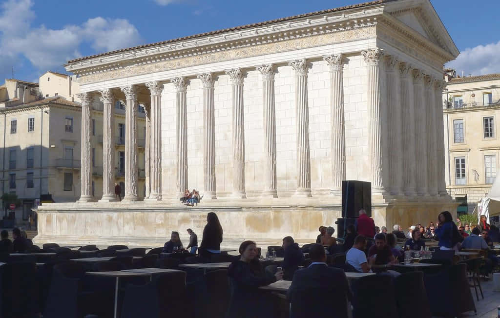 Maison Carrée, ancient temple, tall columns, SD Desktop Wallpaper