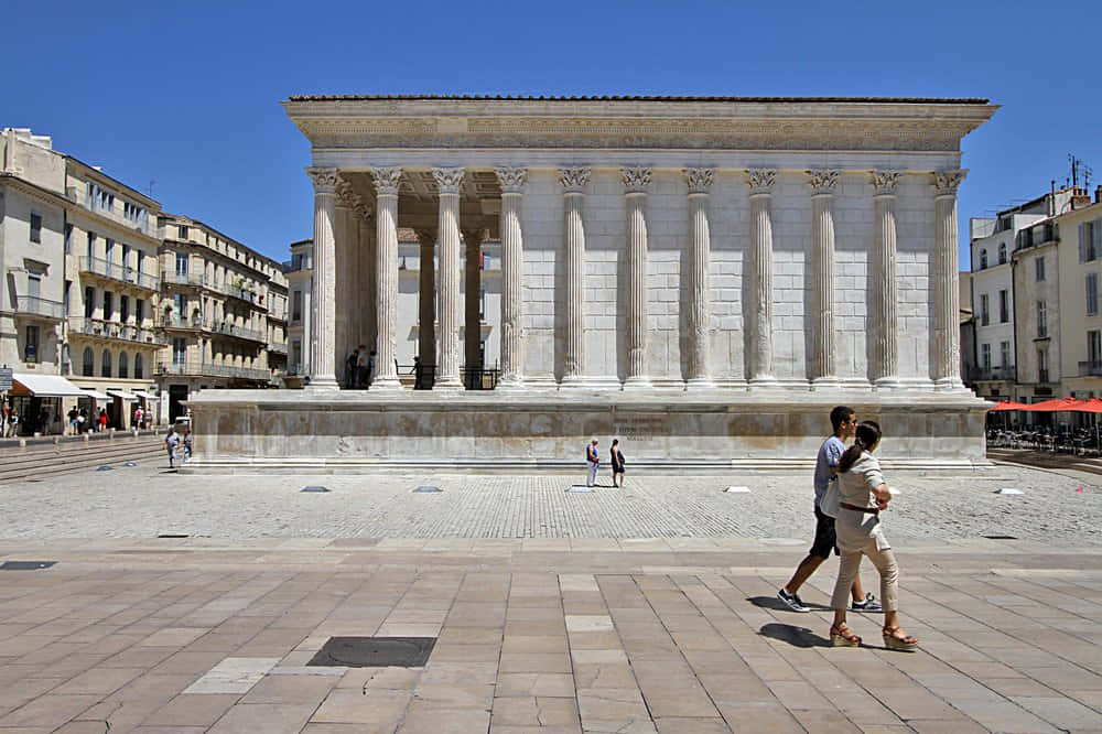 Maison Carrée, ancient temple, tall white columns, SD Desktop Wallpaper