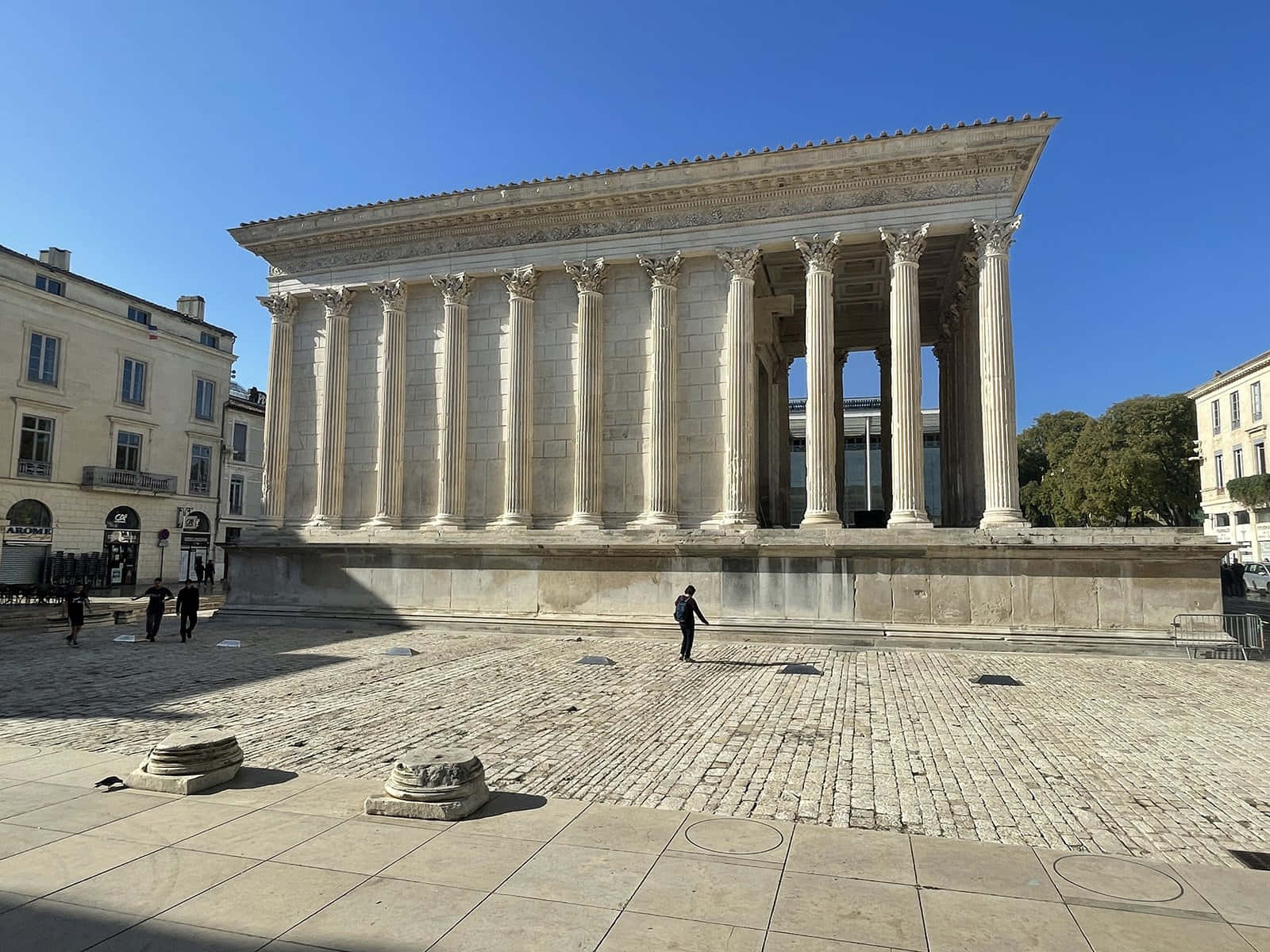 Maison Carrée, ancient temple, tall columns, HD Desktop Wallpaper