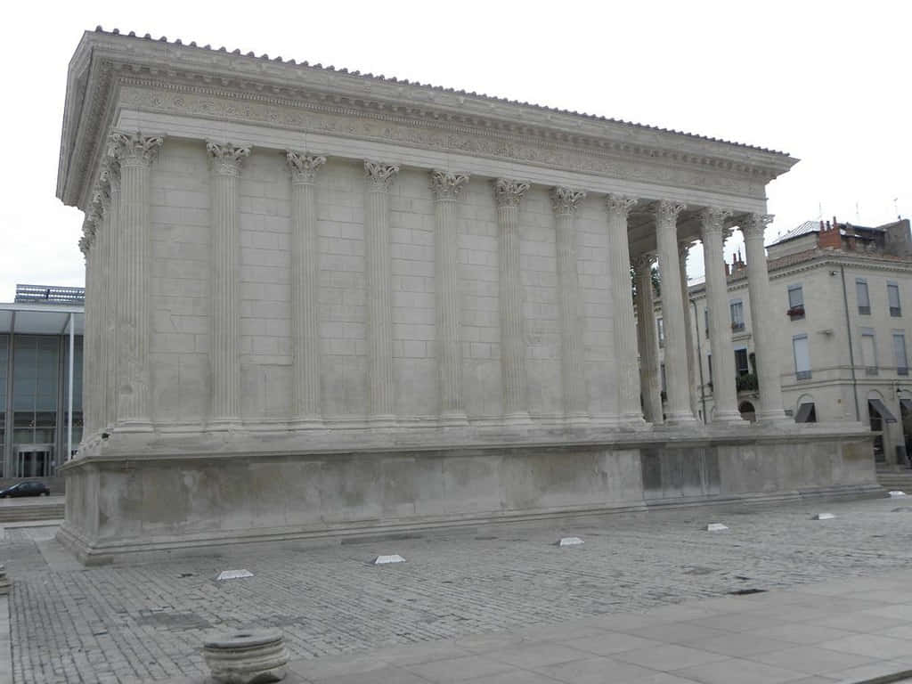 Maison Carrée, ancient Roman temple, tall columns, SD Desktop Wallpaper