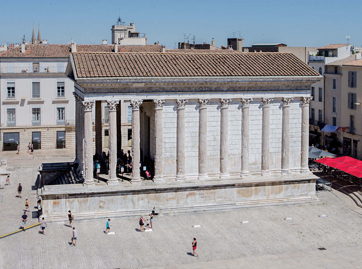 Maison Carrée, ancient Roman temple, tall columns, SD Desktop Wallpaper
