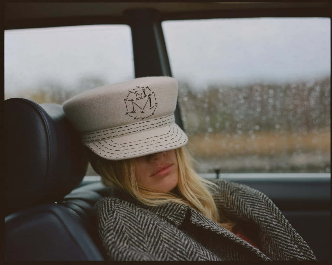 Maison Michel, beige hat, herringbone coat, HD Desktop Wallpaper