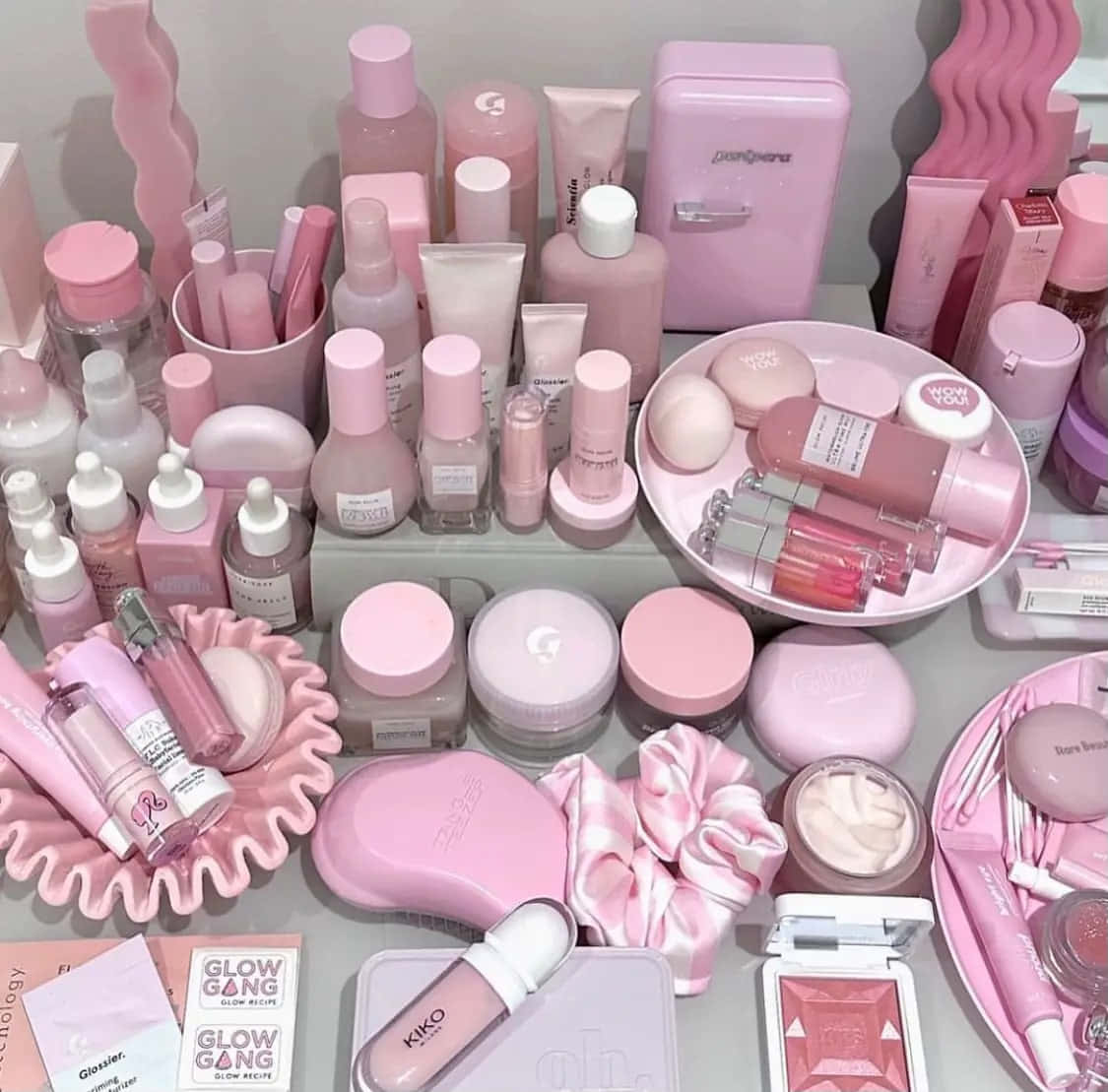 pastel pink, beauty product collection, vanity, SD Desktop Wallpaper