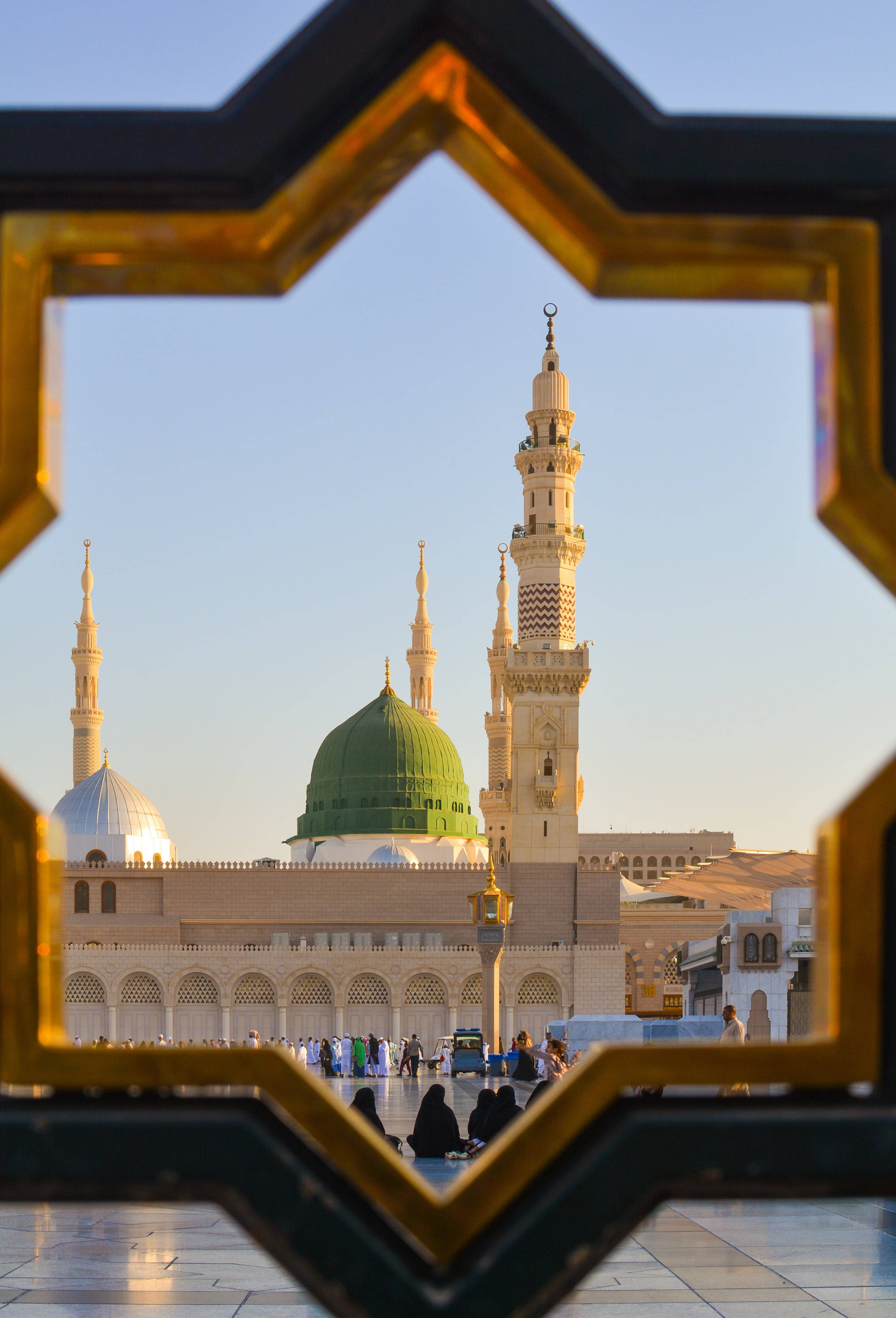 Madina, golden star-shaped frame, green dome, 4K Phone Wallpaper